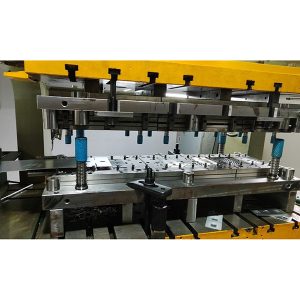 efficiënte stempelmatrijs voor afdekplaten